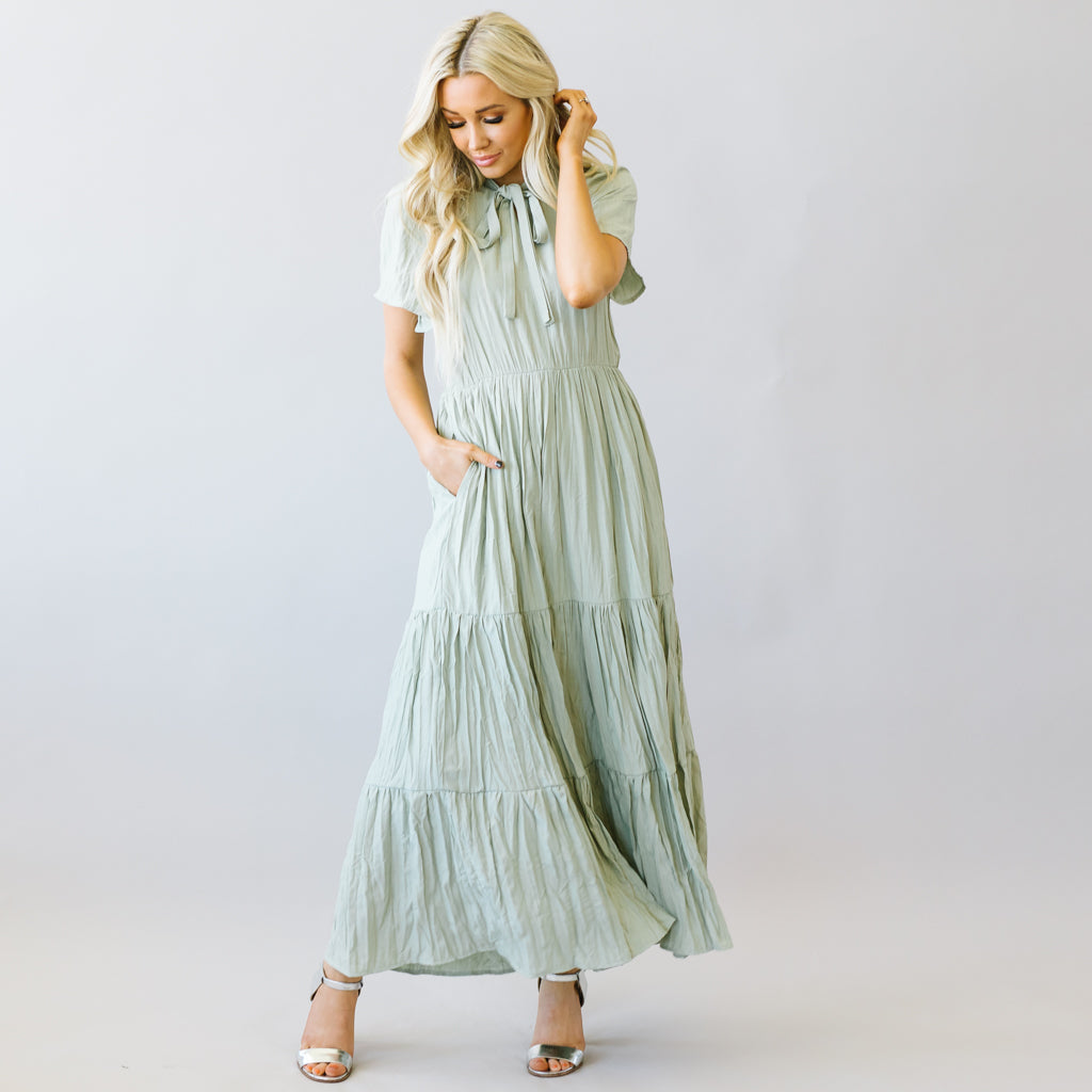 Evermore Tiered Maxi Dress Small 0-4 / Cream Evermore Tiered Maxi Dress Small 0-4 / Cream